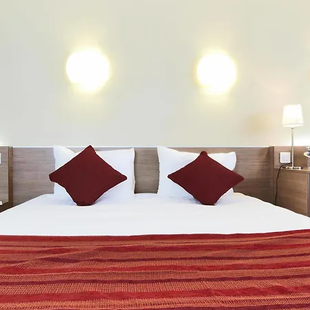 Hotel Campanile 12 - Bercy Village 3*