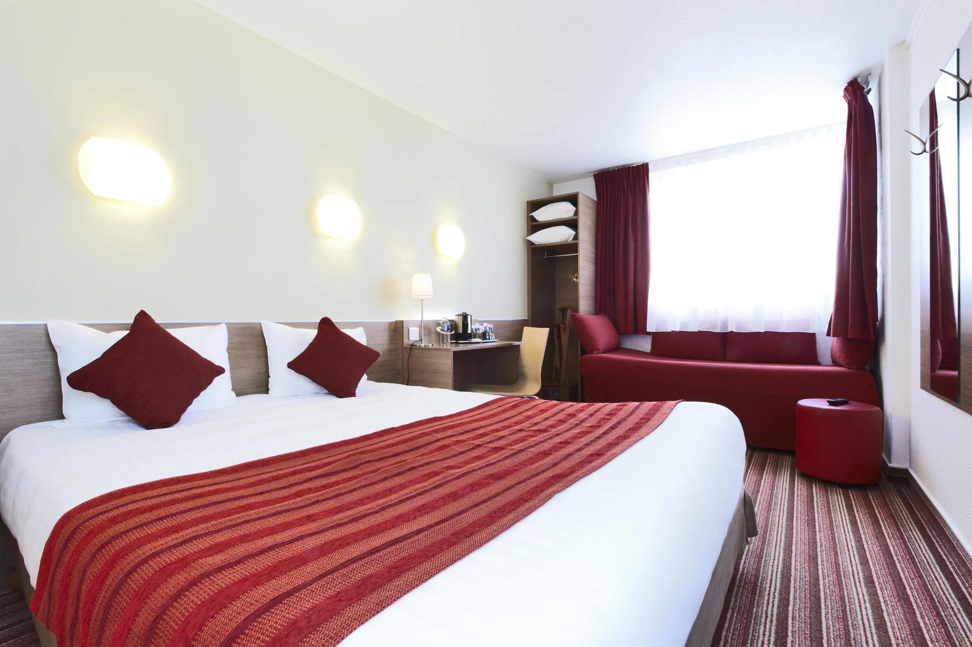 Hotel Campanile 12 - Bercy Village 3*