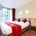 Hotel Campanile 12 - Bercy Village 3*
