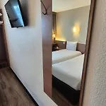 Campanile 12 - Bercy Village 3* Parigi